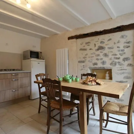 Blesle, 3 Pièces, 5 Personnes - Fr-1-582-18 Blesle